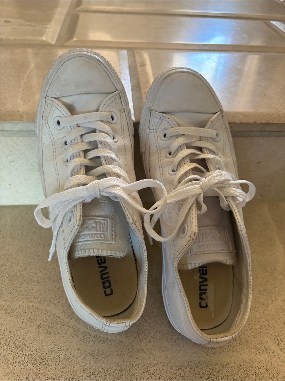 Converse Leather Women’s 7